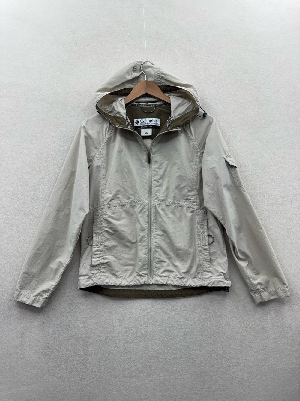 Columbia Women’s Medium Tan Beige Hooded Jacket